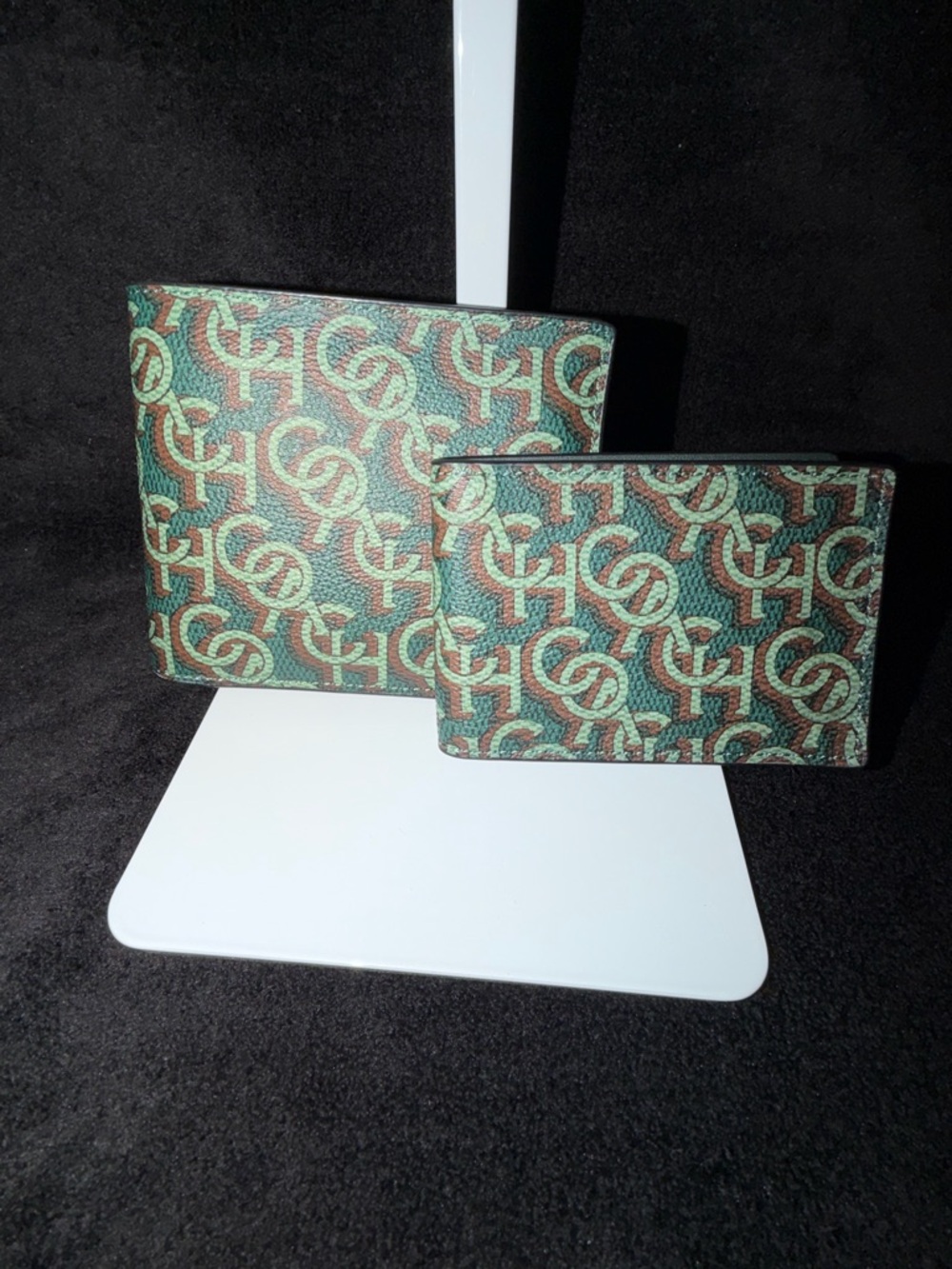 Patterned Green and Brown Wallet Set